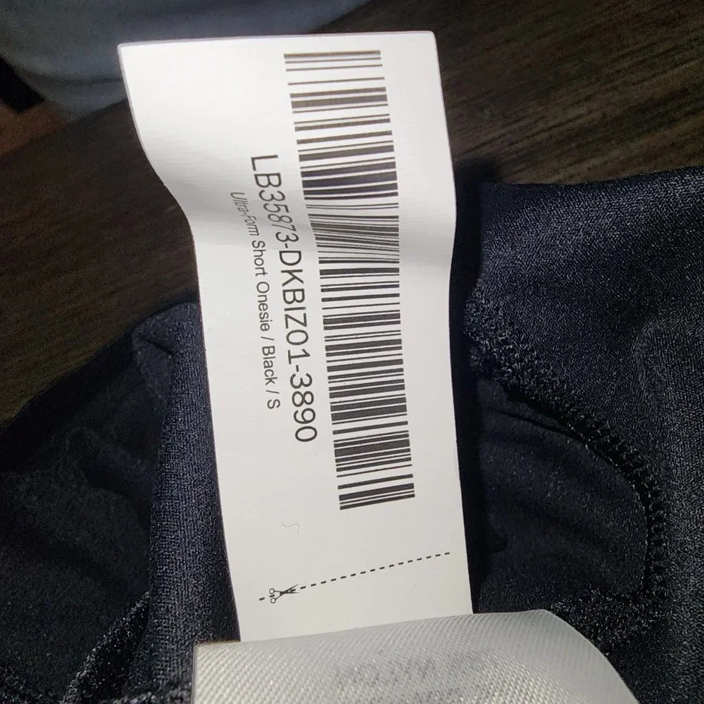 Quince Ultra Form Short Onesie NWT Black Small - Picture 7 of 7